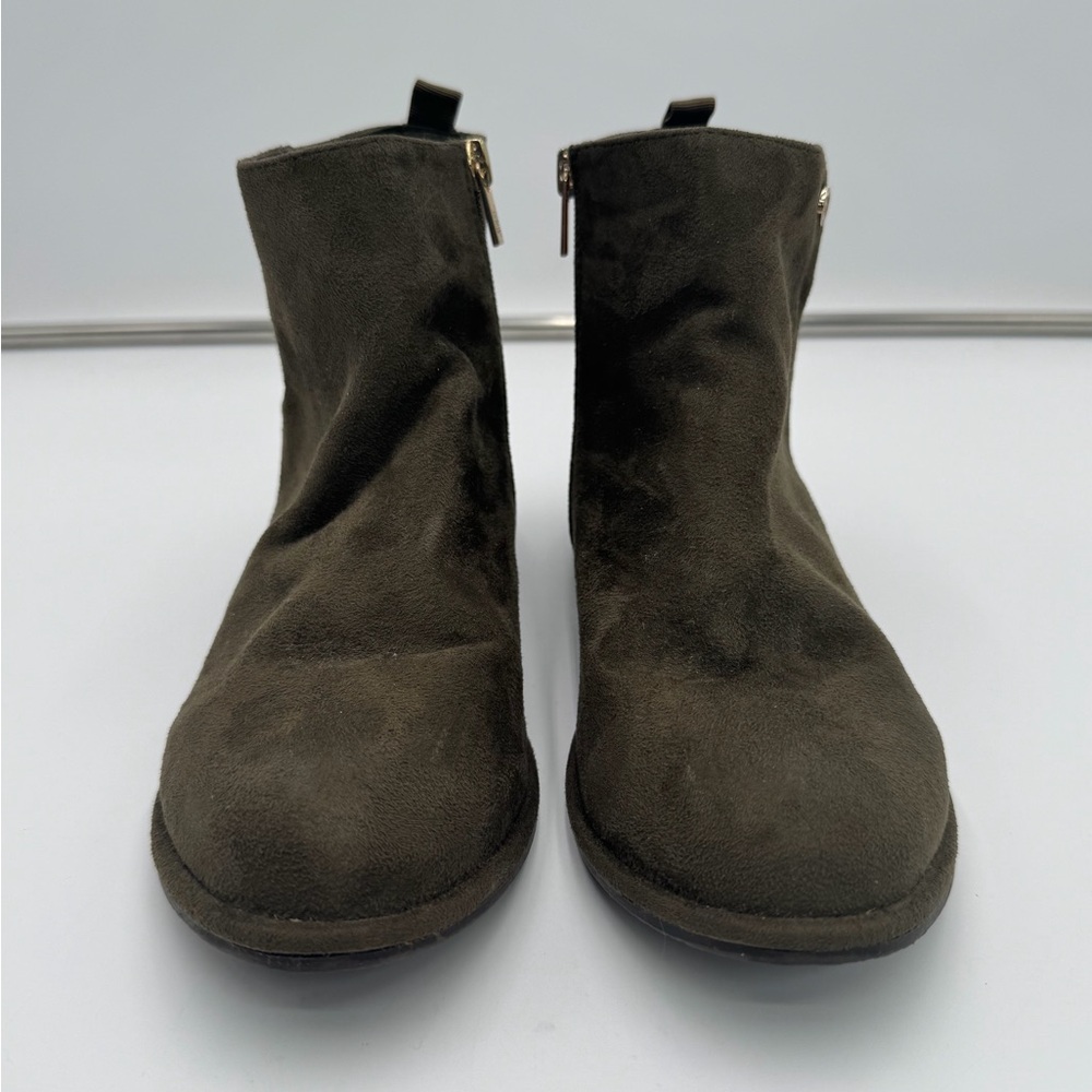 STUART WEITZMAN Lowland Low Olive Suede Ankle Boots Women Size 4